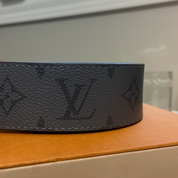 Authentic Louis Vuitton Grey Monogram Belt - Picture 6 of 7